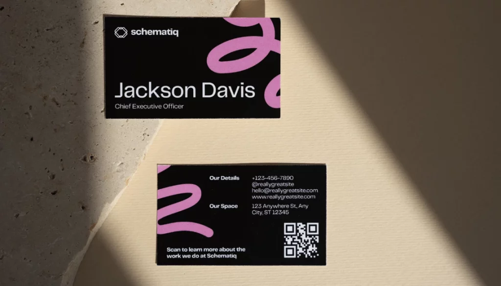 Flyers, plaquettes, cartes de visite : les supports encore utiles en 2026